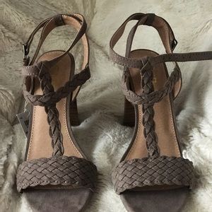 High heeled 👡 sandals